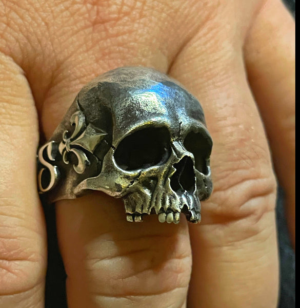 Mortis Fleur de Lis Half Jaw Skull Ring – Mortis Ores