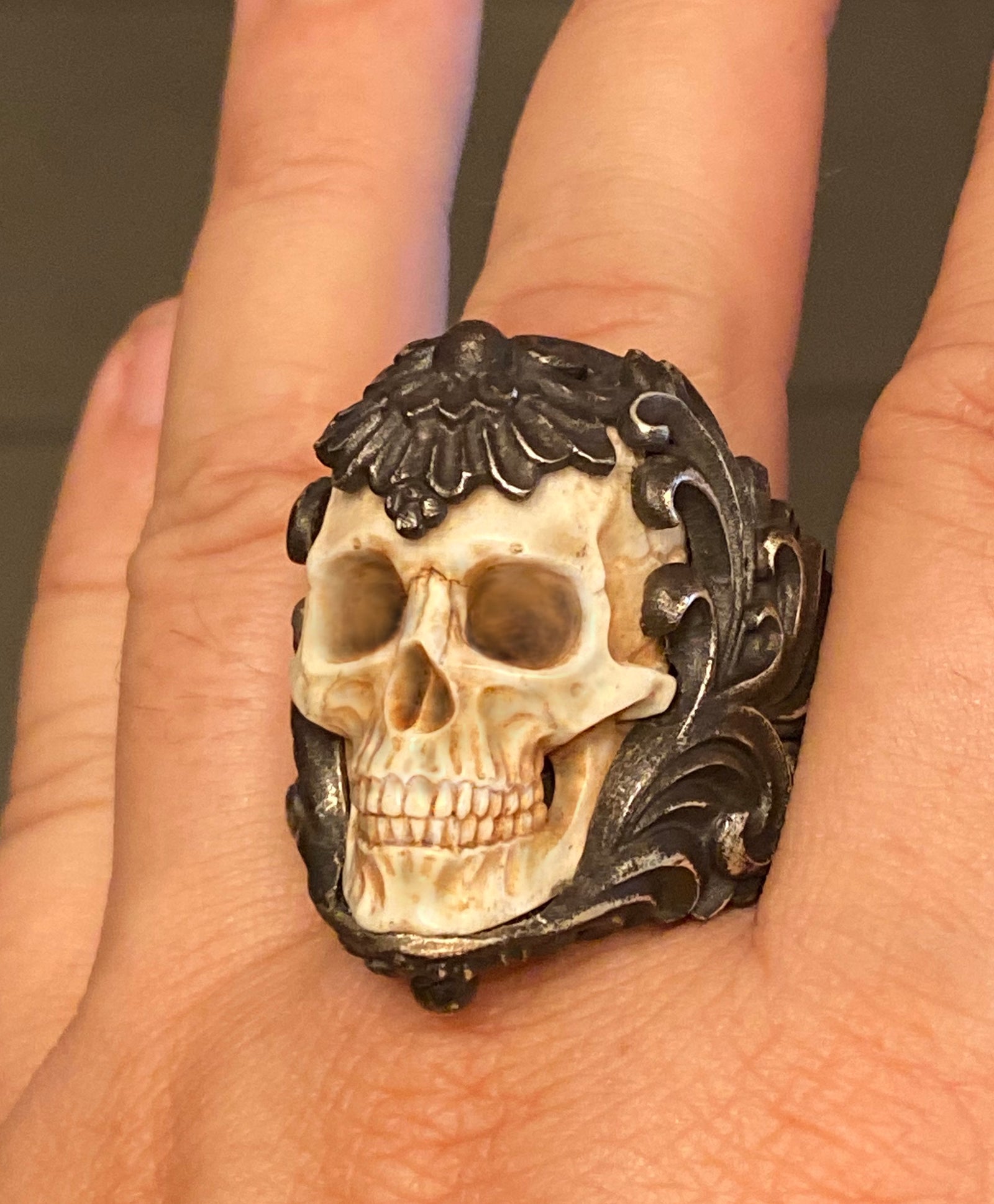 FloralArmorCharcoalSkullRingon 